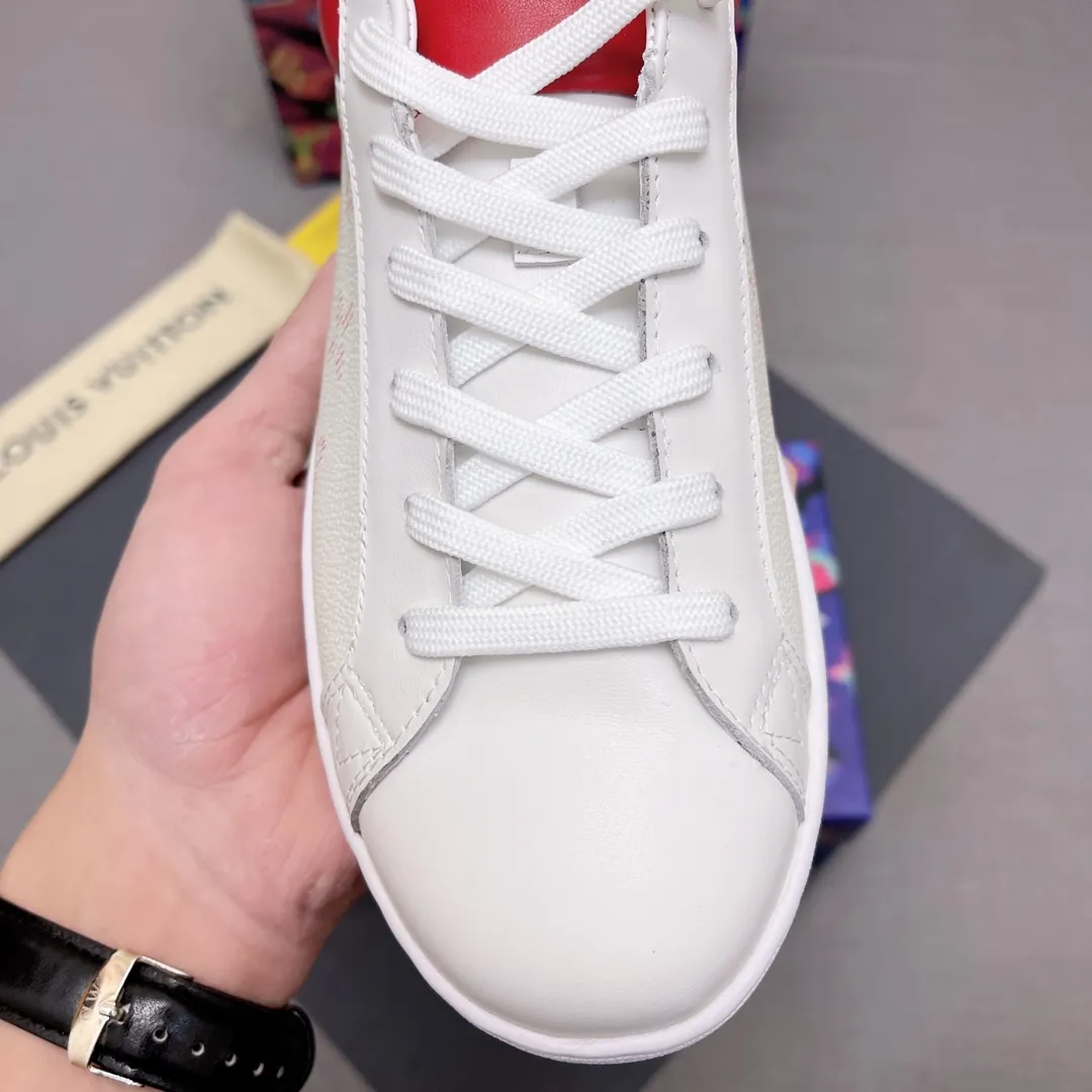 p360 🙏LV men's shoes official website has launched the latest 1:1 copy, synchronized with Hong Kong counters, and on the same catwalk; all "🍡🍡, the rubber outsole is non-slip and wear-resistant; the fabric is made of first-layer cowhide and 3D printing, sheepskin lining, comfortable to wear, attractive style, fine workmanship, with simple and neat shoe last JP, showing the boldness and toughness of men, multiple colors available Code numbers 38 to 44, 45 to 46 can be customized. No. 019